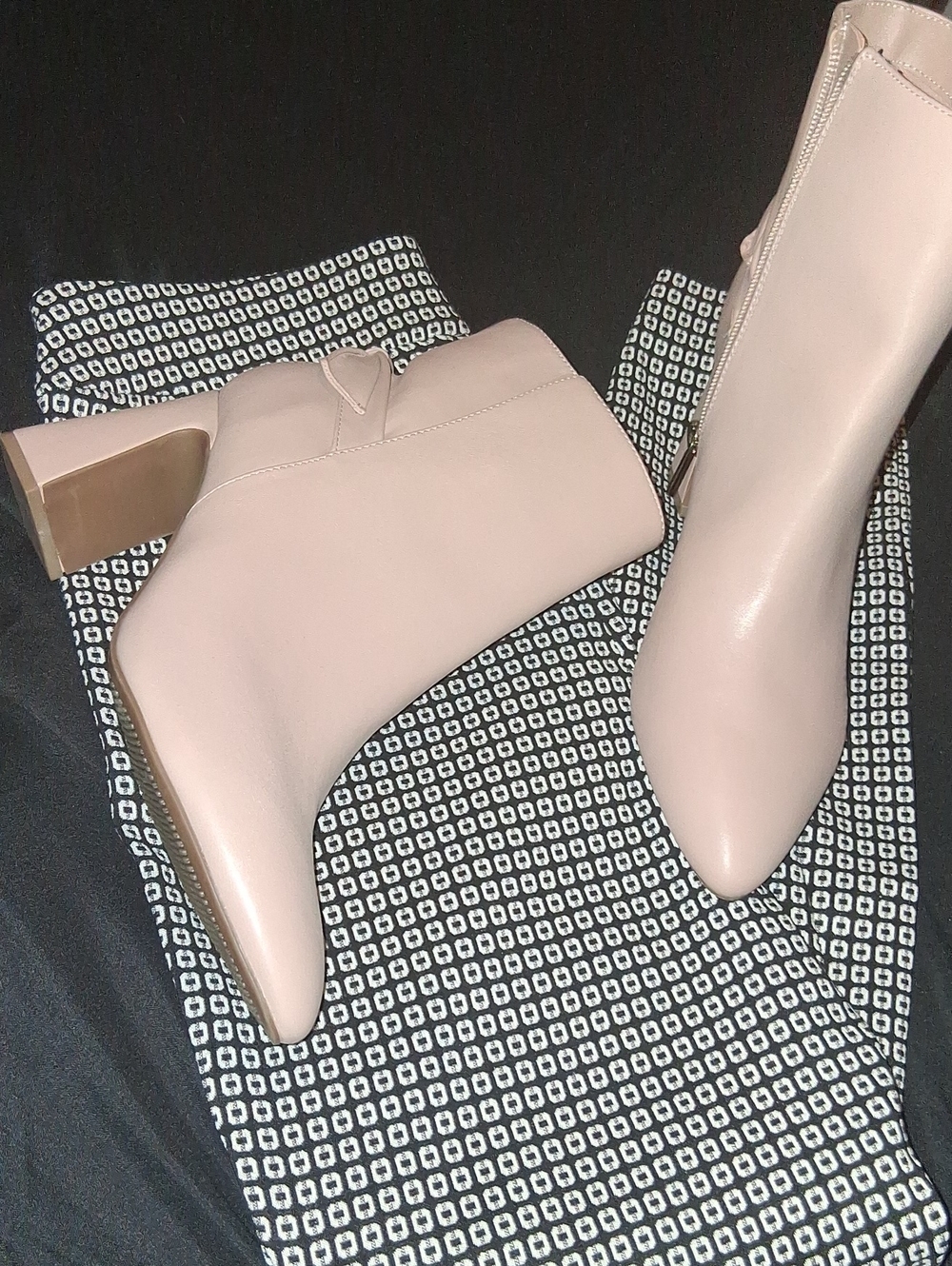 BANDOLINO Womens Kendra Pointed Toe Block Heel Zip Booties Knot Accent